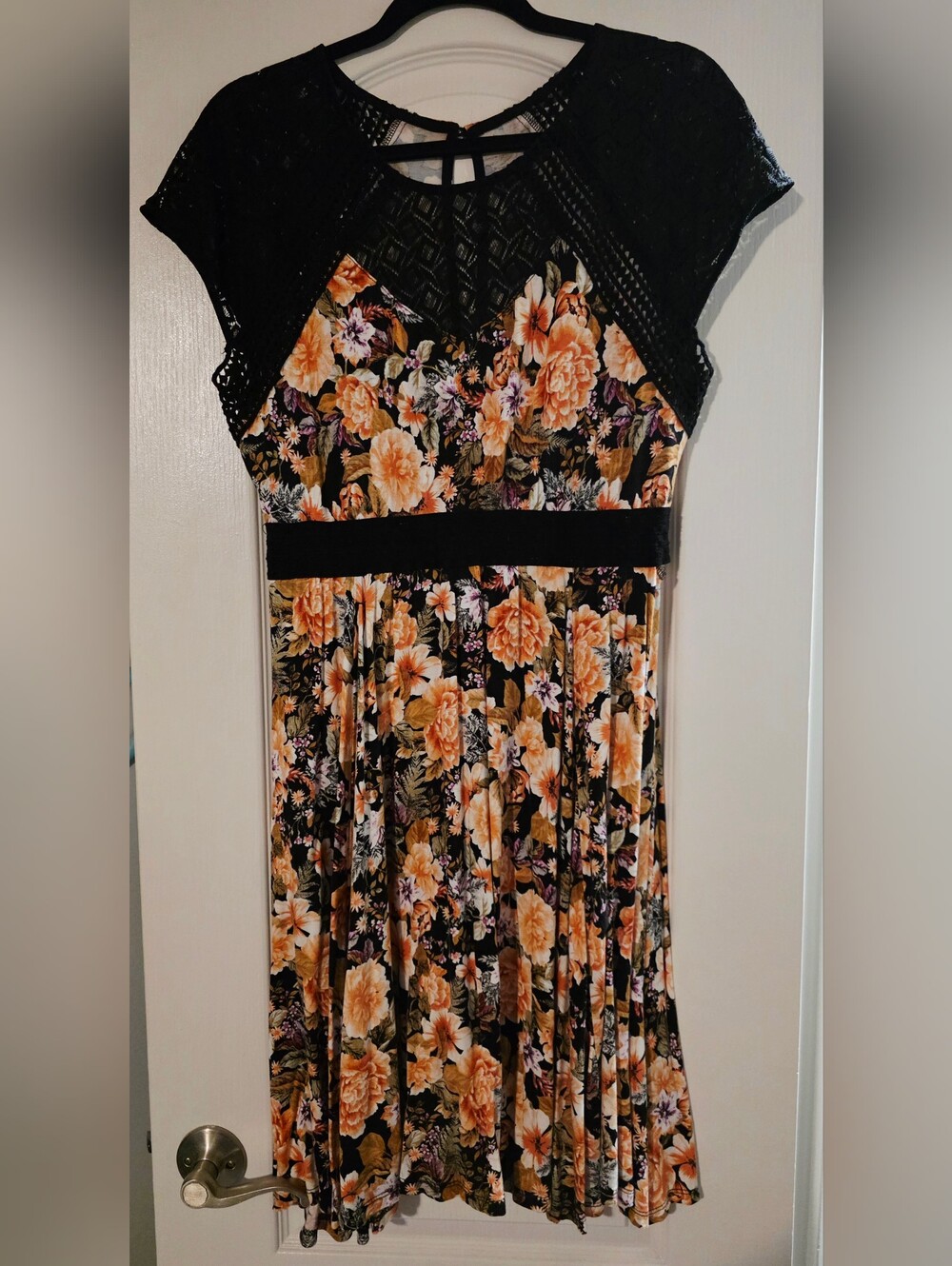 Torrid Black Floral Super Soft Knit Dress Lace Neck Size 0